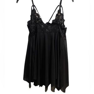 RESOLVE Sexy lace black lingerie nightie size large with thong NWT